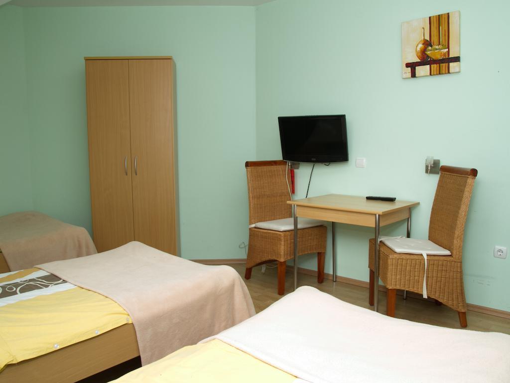 Guest House Pri Treh Lipah Ptuj Zimmer foto