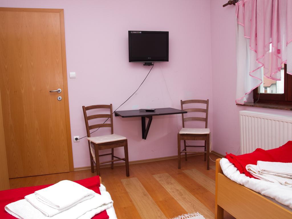 Guest House Pri Treh Lipah Ptuj Exterior foto