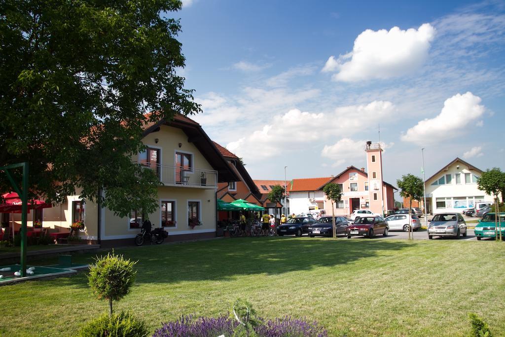 Guest House Pri Treh Lipah Ptuj Exterior foto